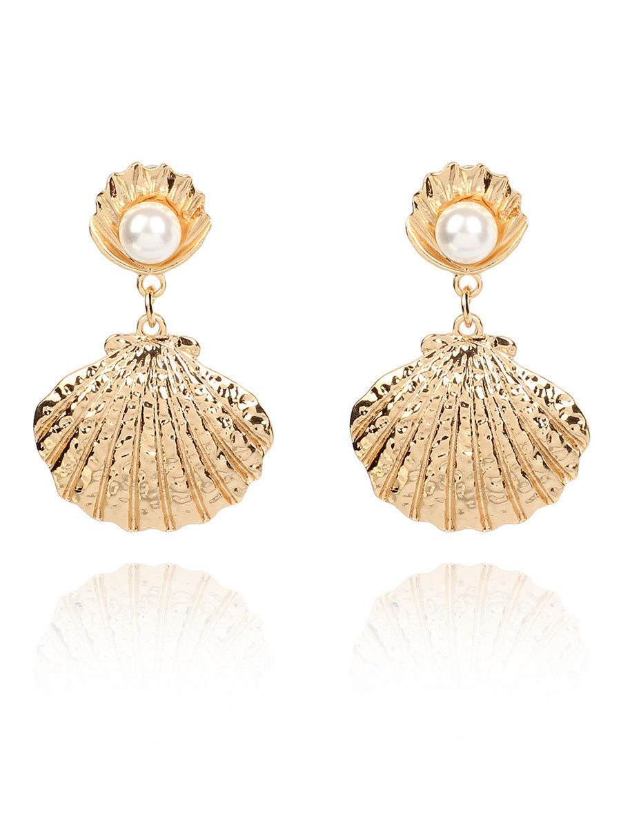 Metallic shell pearl earrings