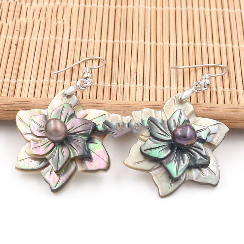 Natural black shell flower earrings