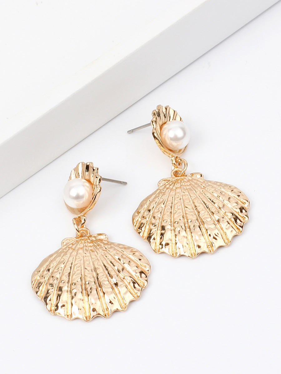 Metallic shell pearl earrings